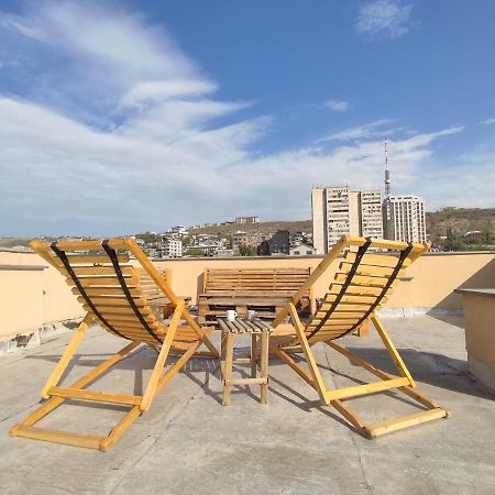 Hotelise I Bells-Of-Ireland Apartment Erevan Esterno foto