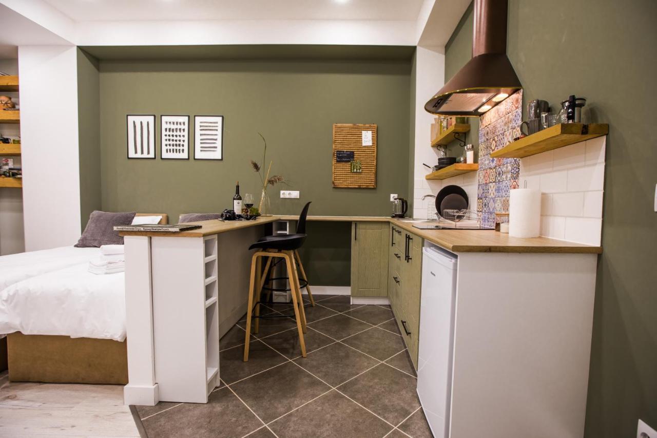 Hotelise I Bells-Of-Ireland Apartment Erevan Esterno foto
