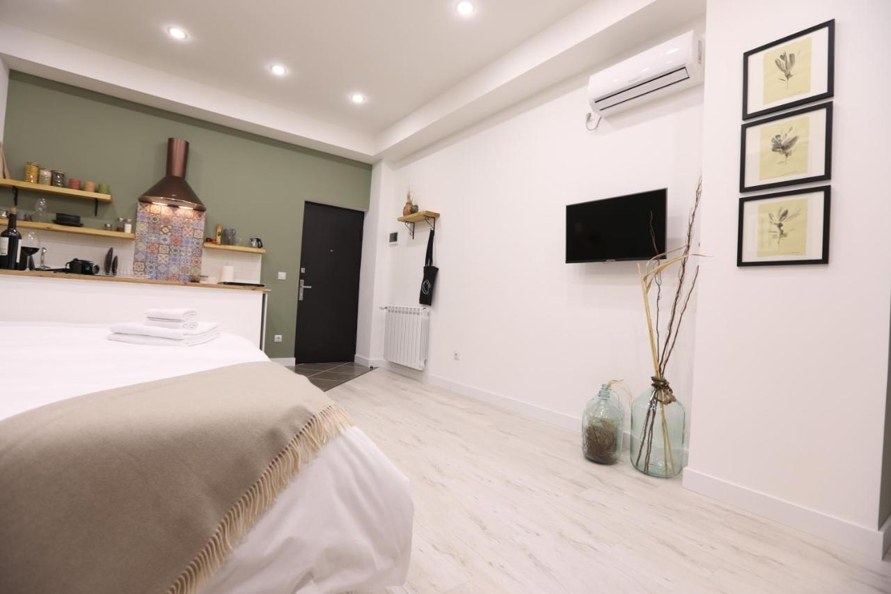 Hotelise I Bells-Of-Ireland Apartment Erevan Esterno foto