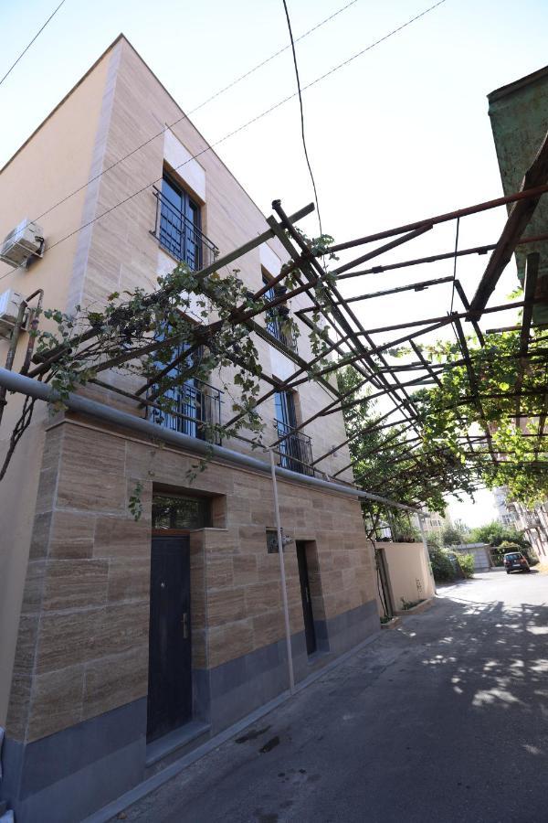 Hotelise I Bells-Of-Ireland Apartment Erevan Esterno foto