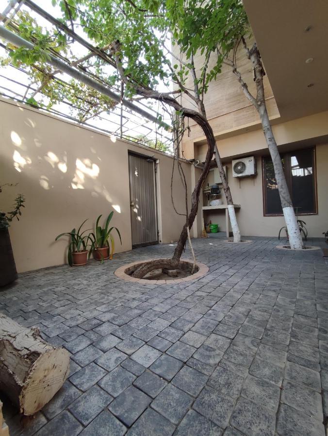 Hotelise I Bells-Of-Ireland Apartment Erevan Esterno foto